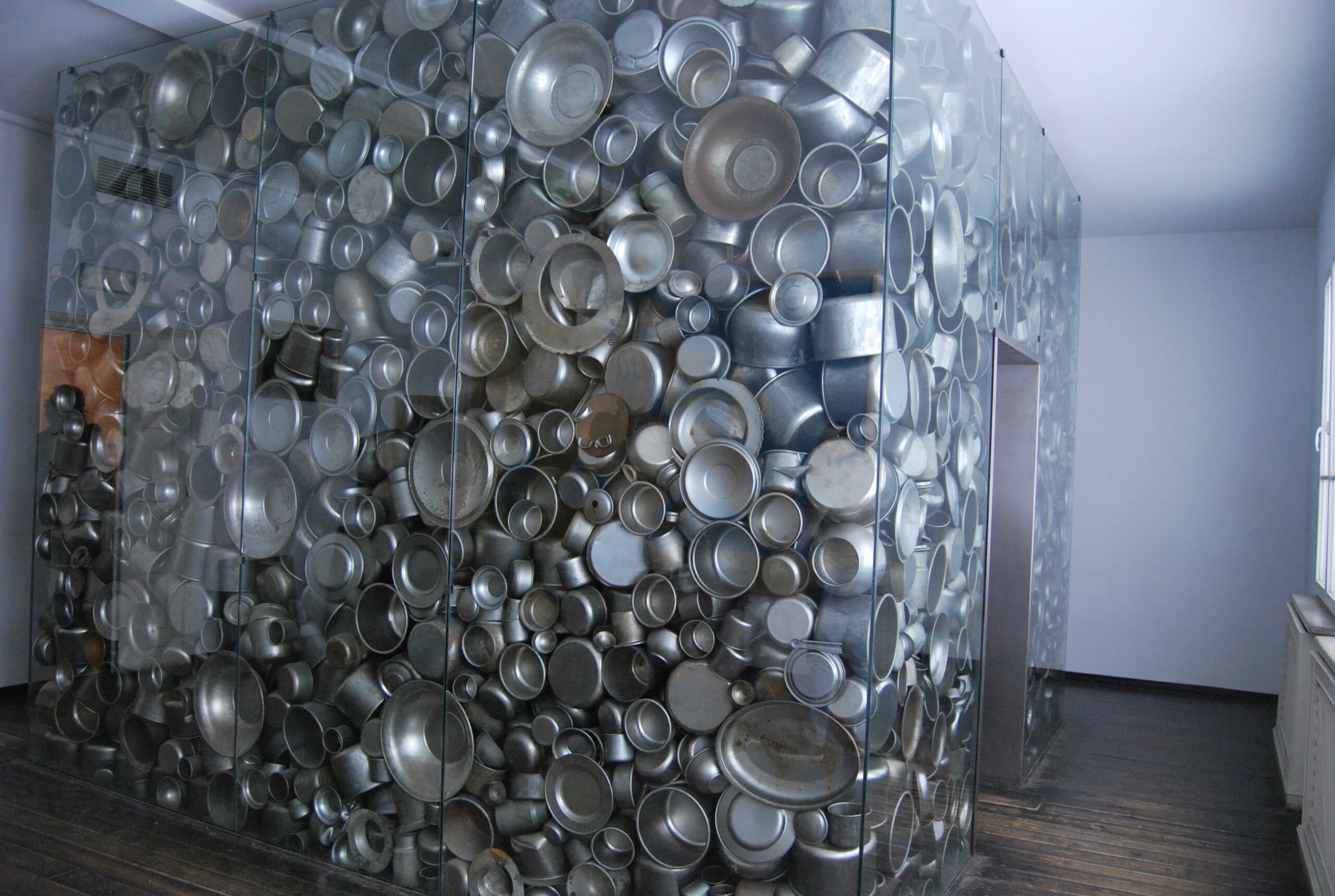 Emaljartiklar Schindlers fabrik